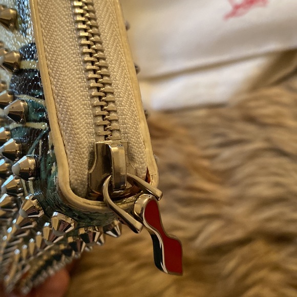 Christian Louboutin Zippy wallet in like new condition - Picture 2 of 6